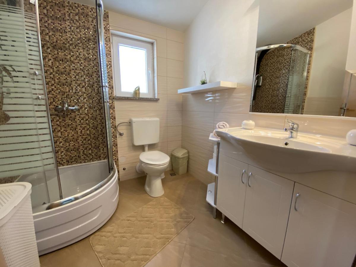 Ana Marija Apartment Солин Екстериор снимка